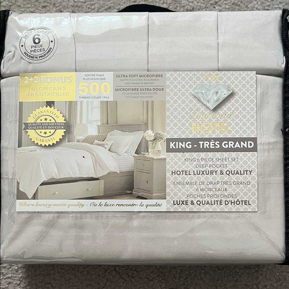 Diamond Supply Co. King Sheet Set in Light Cream